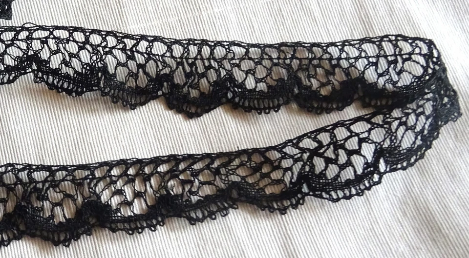 Dentelle début XXe ,160 cm x 2 cm - Photo 2/3