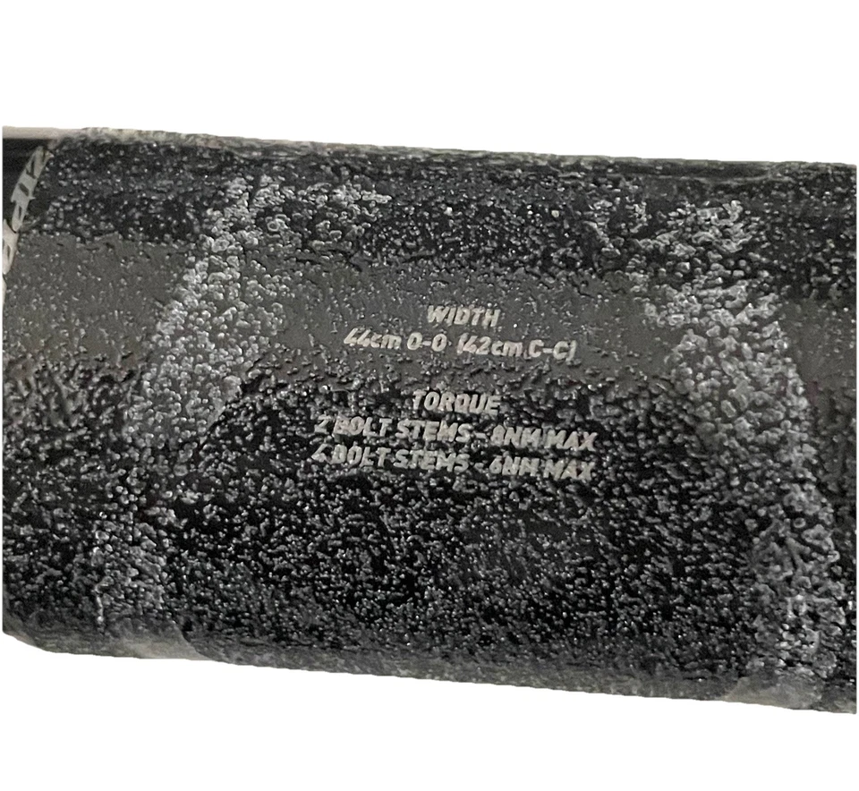 Cable oculto ergonómico de manillar aerodinámico superior plano de fibra de carbono Zipp Speed Weaponry Foto 4 de 4