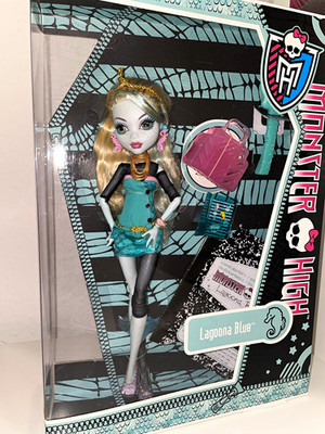 Lagoona Blue Schools out Monster High OVP