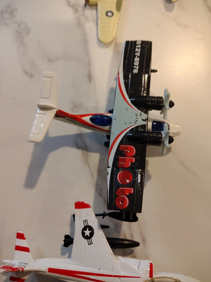 Bombarderos fundidos a presión B-17G y otros Road Champs Hydro Prop 15 y helicóptero de metal Foto 4 de 4