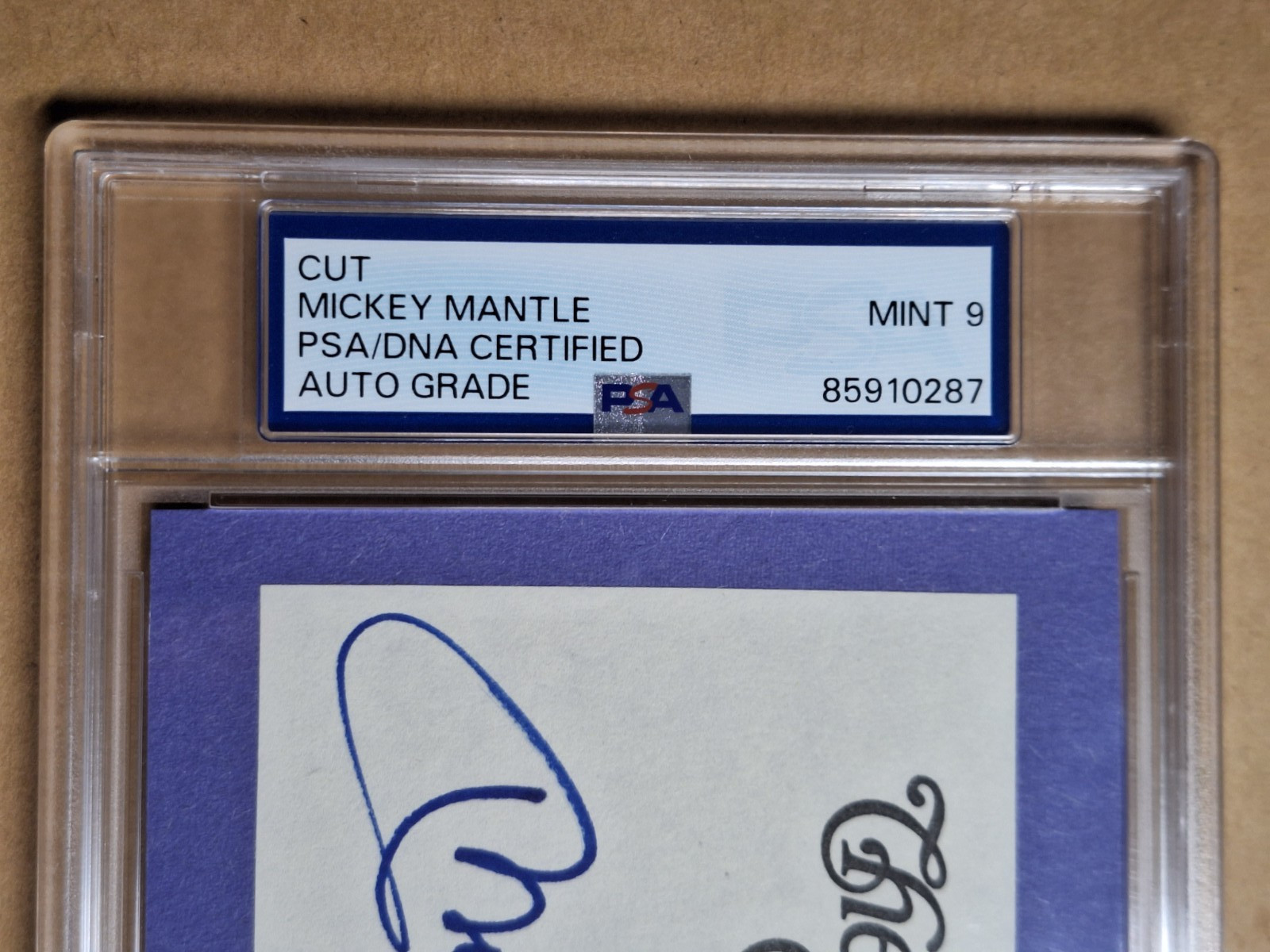 Mickey Mantle NICE MINT 9 BIG AUTO CUT IN BLUE W HOF POSTCARD ON BACK PSA #0297 view 3