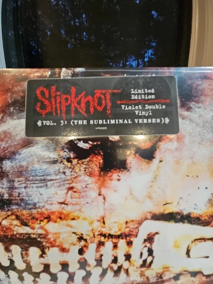 Slipknot/Vol.3 : (The Subliminal Verses) Limited Edition. 2lp on Violet Vinyl  - Image 2 of 4