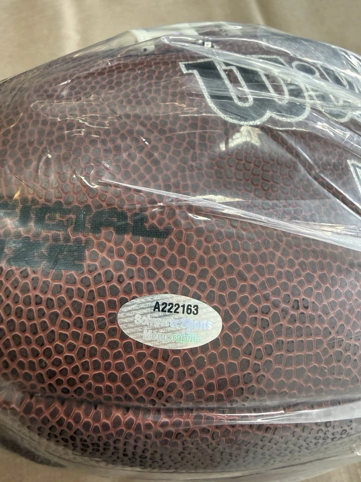 Футбольный мяч Schwartz Sports с автографом Донована Макнабба Wilson Limited сертификат подлинности - Изображение 2 из 4