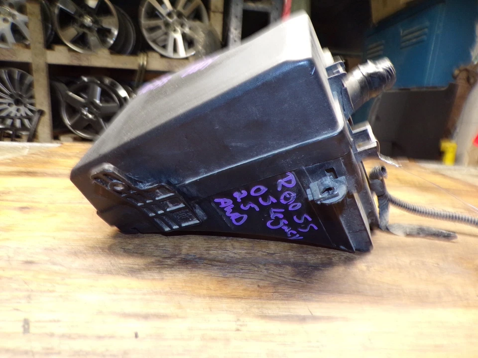 SUBARU LEGACY 2002-2005 2,5 L compartimento motor relé de fusibles caja de conexiones OEM Foto 3 de 4