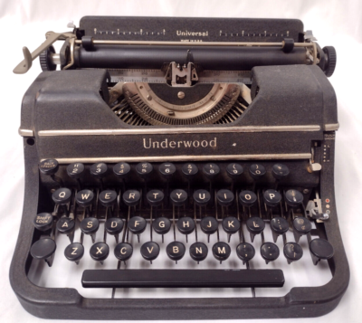 1930s Underwood Universal Portable 4-Bank Typewriter With Case