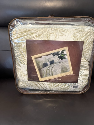 Tommy Bahama Full/Queen Sz Pineapple Paradise Lightweight Cotton Quilted Spread.