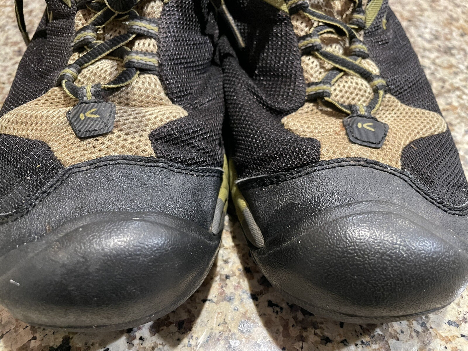 Scarpe da trekking da donna Keen Tryon impermeabili taglia US 10 oro nero 52010 BKGD