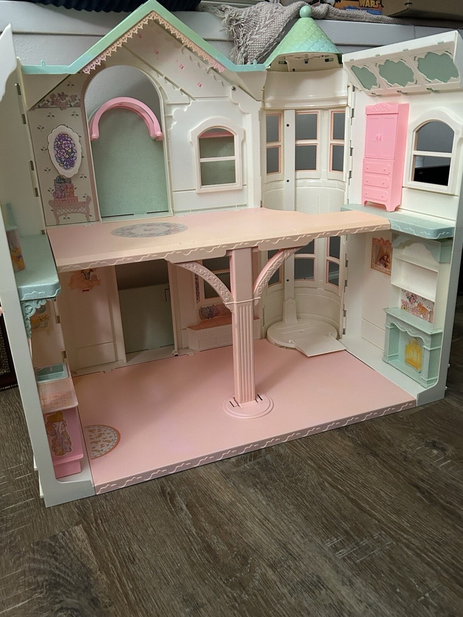 Vintage 1999 Barbie Doll Dreamhouse