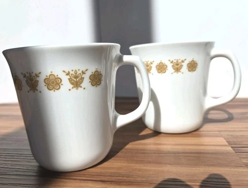 Vintage Set of 4 Corelle Coffee Mugs by Corning Butterfly Gold Pattern D Shape 