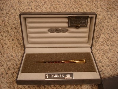 Parker Duofold Platinum Club Pen marbled Maroon in original boxes w/papers 1992