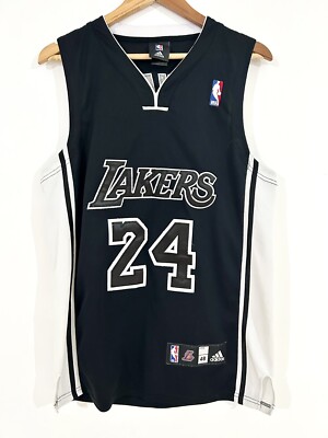 kobe bryant jersey black and white