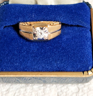 Vtg 10K Gold Cubic Zirconia Mens Ring Sz 8 4.3Grams Marked 10K DQ CZ Scrap Wear