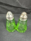 Hazel Atlas Uranium Green Depression Glass Salt & Pepper Shaker Octagon MCM (d)