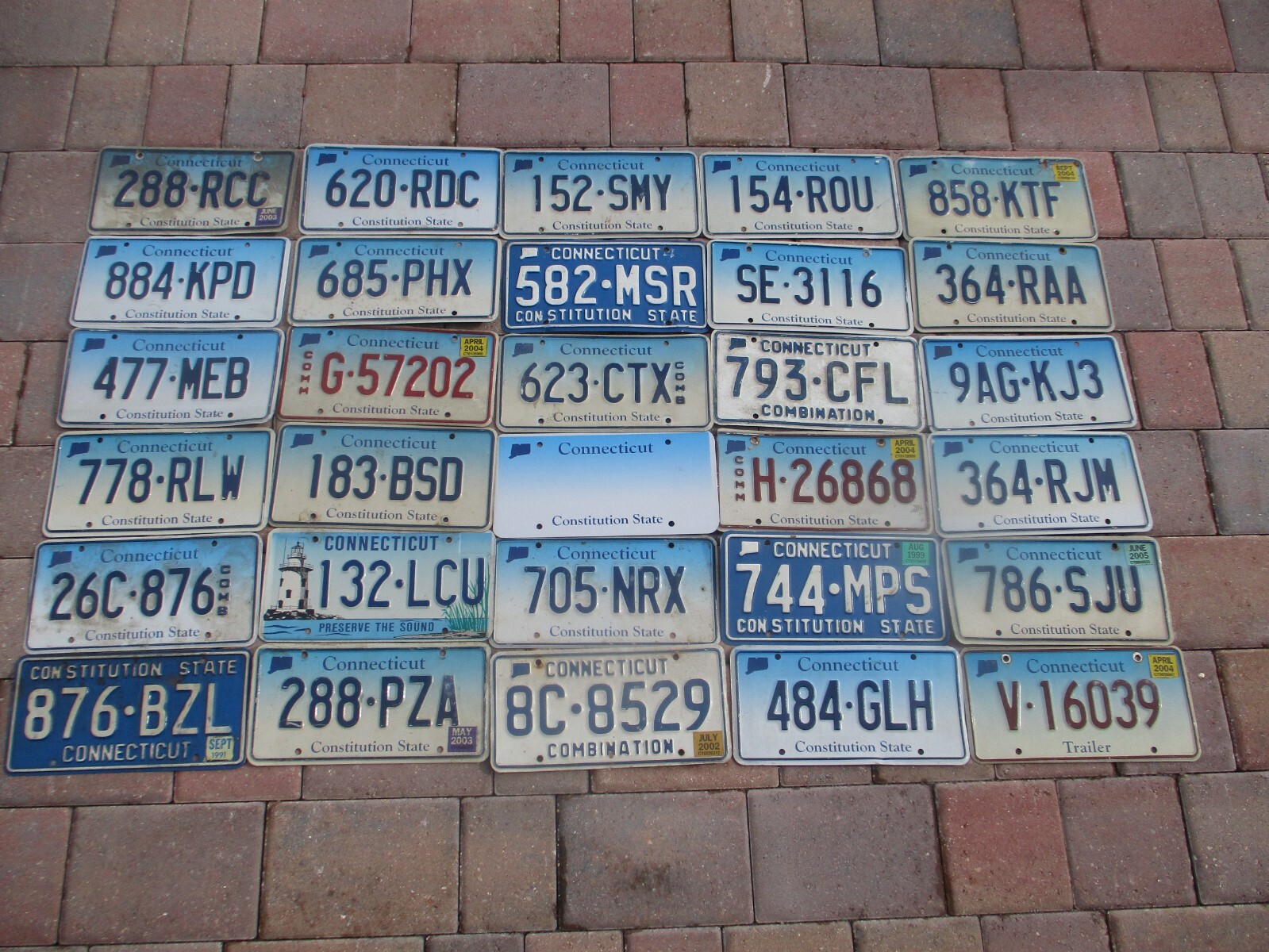 30 Connecticut  license plate lot for collecting or decorating