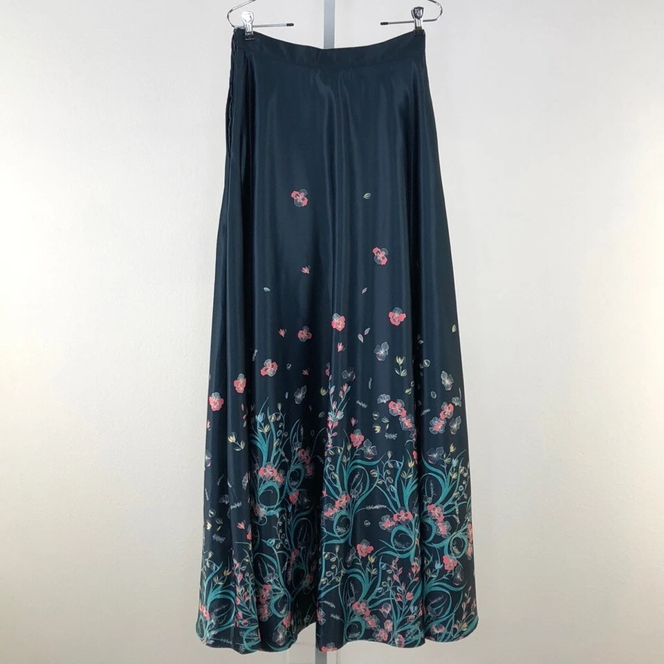 Blue Modcloth Navy Floral Arose Such A Classic Skirt sz M - Image 4 of 4