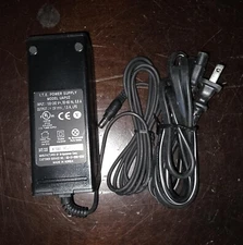 Wall Adapter Power Supply Samsung Model UAPU2 Complete