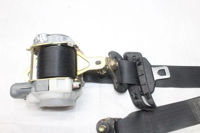 2004 LEXUS SC430 Z40 CONVERTIBLE #219 FRONT RIGHT SEAT BELT - Image 4 of 4