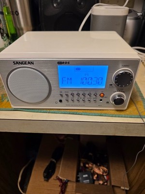 Sangean WR-2 RDS FM / AM Digital Receiver White Table Radio W/Cord & Antenna