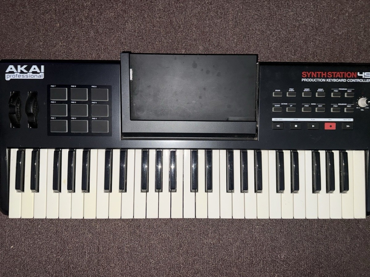 Akai SynthStation 49 Keyboard Controller Drum Pads Modulation