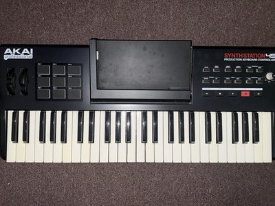 Akai SynthStation 49 Keyboard Controller Drum Pads Modulation