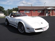 1981 White Chevrolet Corvette   | C3 Corvette Photo 1