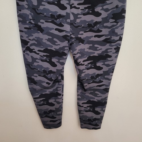 Torrid Womens Pixie Leggings 2 2X Black Gray Camo Yoga Pull On Ankle Stretch - Picture 5 of 7