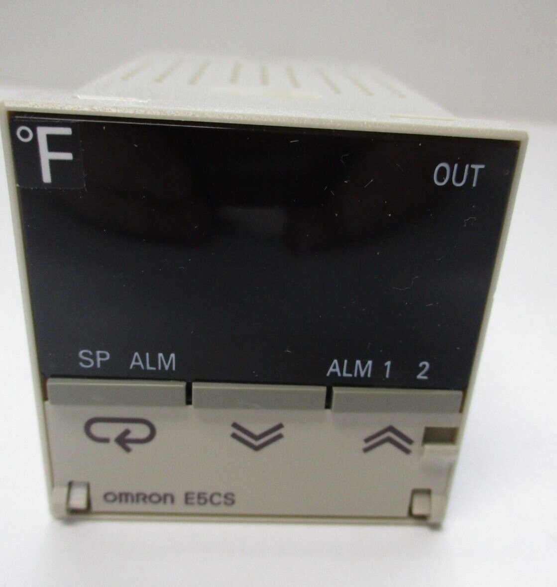 OMRON E5CS-R5CS-RTU-W, TEMPERATURE CONTROLLER, P/N CON017