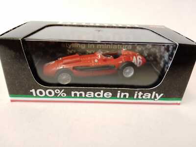 CMC 1:18 Fangio Maserati 250F N° 32 F1 Champion du Monde 1957 1er GP de