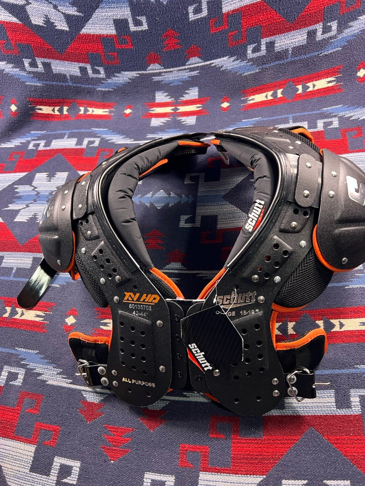 New Schutt Varsity XV HD Adult Varsity Football Shoulder Pads - Size Large 18-19