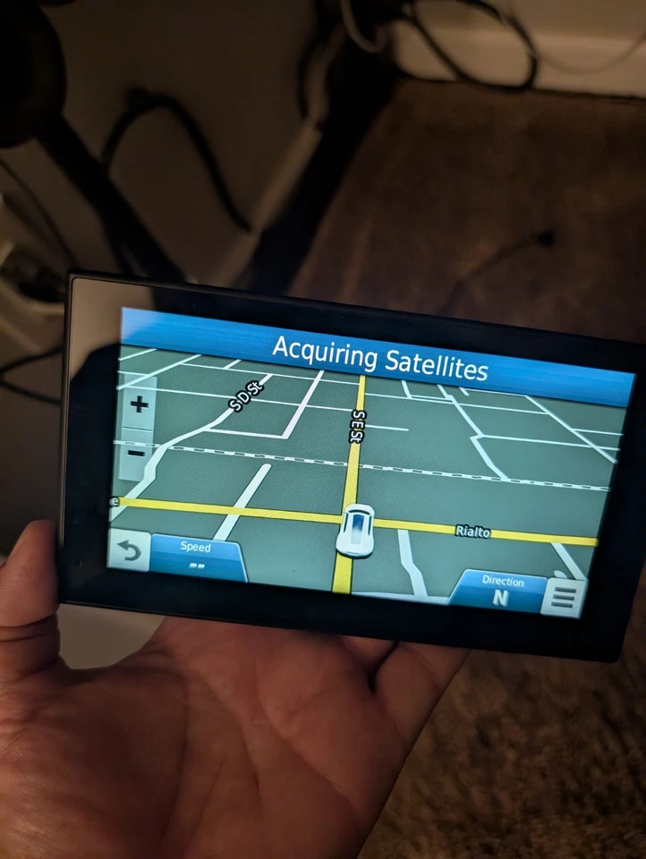 Garmin nuvi® 2699 LMTHD W Power Cord, Box, Paperwork, and Computer Cable - Image 4 of 4
