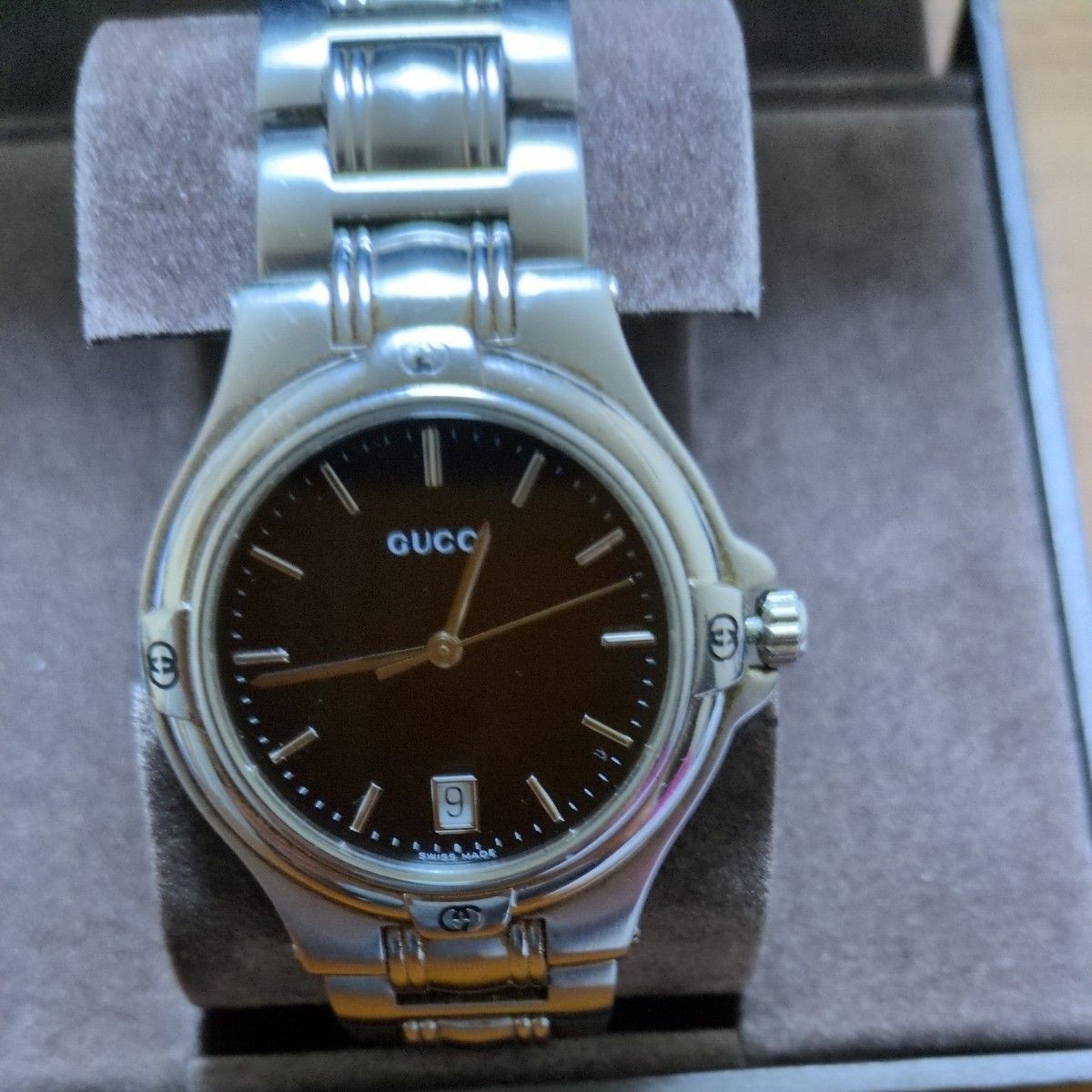 GUCCI MILANO mens luxury wristwatch model 9040M super brand