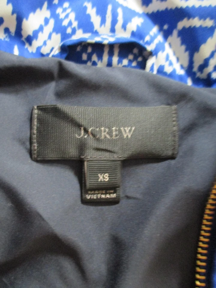 J Crew Vest Womens XS Blue White Excursion Down Quilted Puffer Nordic Print - Image 4 of 4