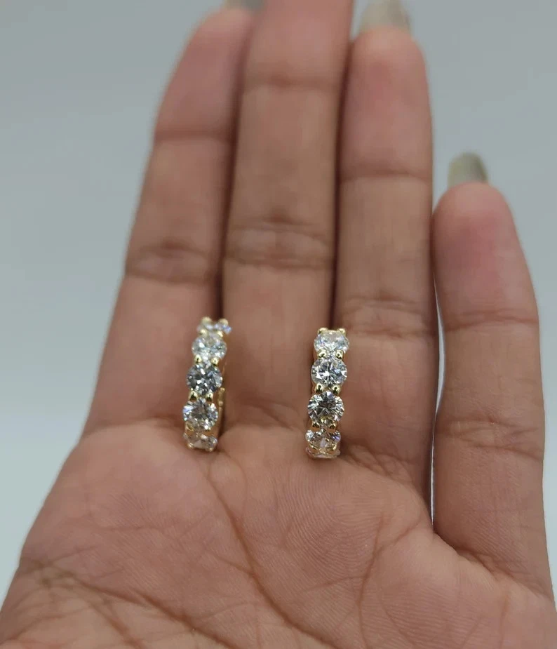 Серьги-кольца из желтого золота 14 карат с выращенными в лаборатории бриллиантами круглой огранки VS 2 карата - Изображение 2 из 4