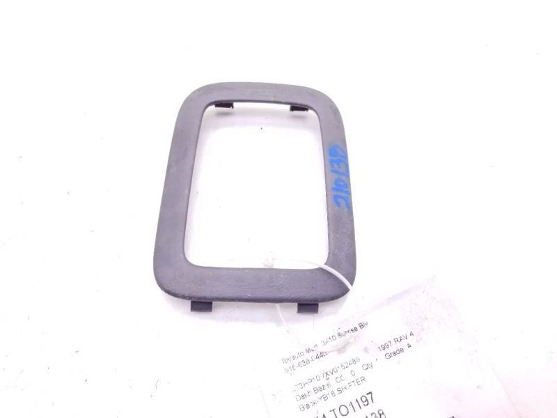 Toyota RAV4 1997 bisel de cambio Foto 3 de 4