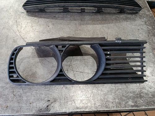 Original BMW 3er E30 Scheinwerferblende Grill Ziergitter rechts 1876092