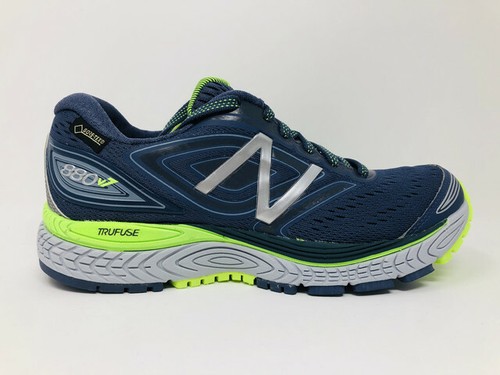Zapato para correr New Balance para mujer 880 v7 GTX, azul marino, 5 D (W) EE. UU. - Imagen 2 de 4