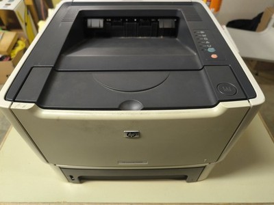 HP LaserJet P2015 Laserdrucker Mono USB 26 S/min 1200dpi CB366A Platzsparend