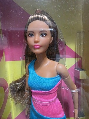 Mattel Barbie Signature Looks Model #15 doll, Wave 3 Petite MTM NRFB