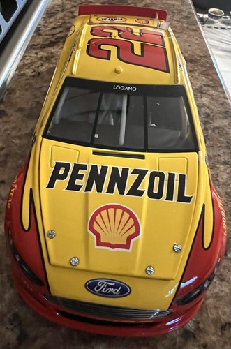 Joey Logano #22 Pennzoil 2013 Fusion Maßstab 1:24, Spenderbox