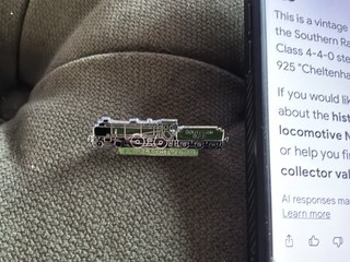 Southern Railway Trains Loco 925 Cheltenham Collectors Pin Badge