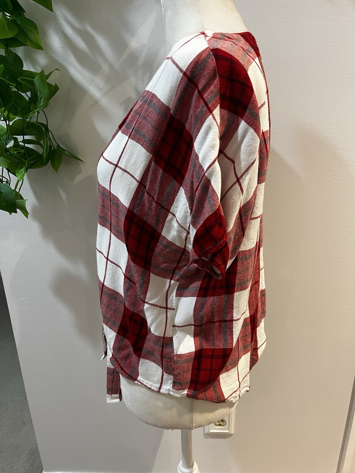 Universal Thread Red White Plaid Gingham Short Sl… - image 2