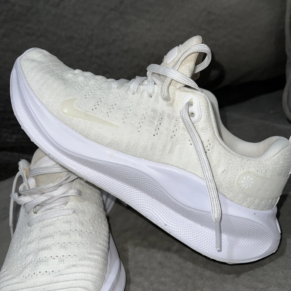 Nike ReactX Infinity Run 4 Triplo Branco Feminino Tamanho 6 - Imagem 2 de 4