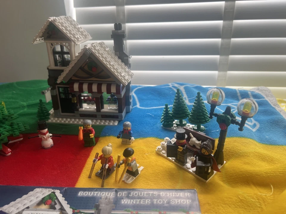 LEGO 10222 Winter Village Post Office, photo 3 of 4