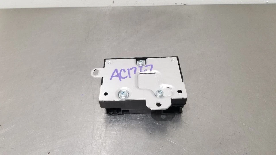 MÓDULO DE CONTROL BOMBA COMBUSTIBLE MERCEDES BENZ AMG GT 190 18 4,0 L 0009006207 Foto 4 de 4