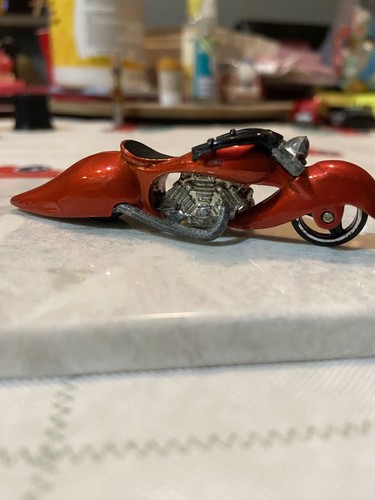 Hot Wheels Crooze W-Oozie Red Motorcycle Low Rider 2003 - Great Condition