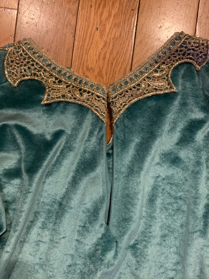 Vestido hippie vintage de terciopelo azul/verde estilo caftán con bordado plateado  Foto 4 de 4