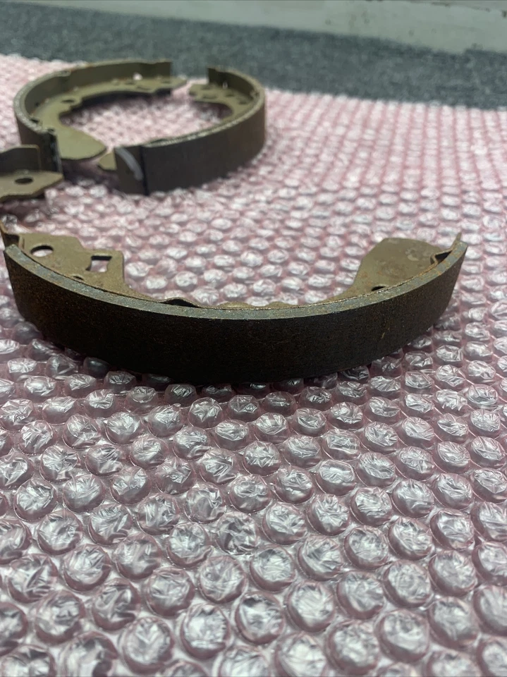 Zapata de freno de tambor BENDIX R540 reforrada trasera se adapta a 83-87 Mazda 626 Foto 3 de 4