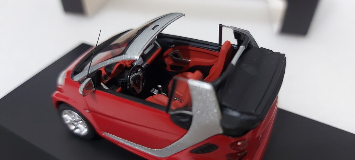 Smart Fortwoo Cabriolet Open 2011 Red 1:43 Spark Dealer Edition