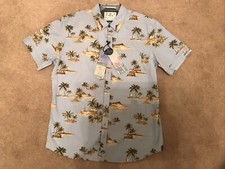 Boy  s Hawaiian Short Sleeve Shirt XL. New W/Tags