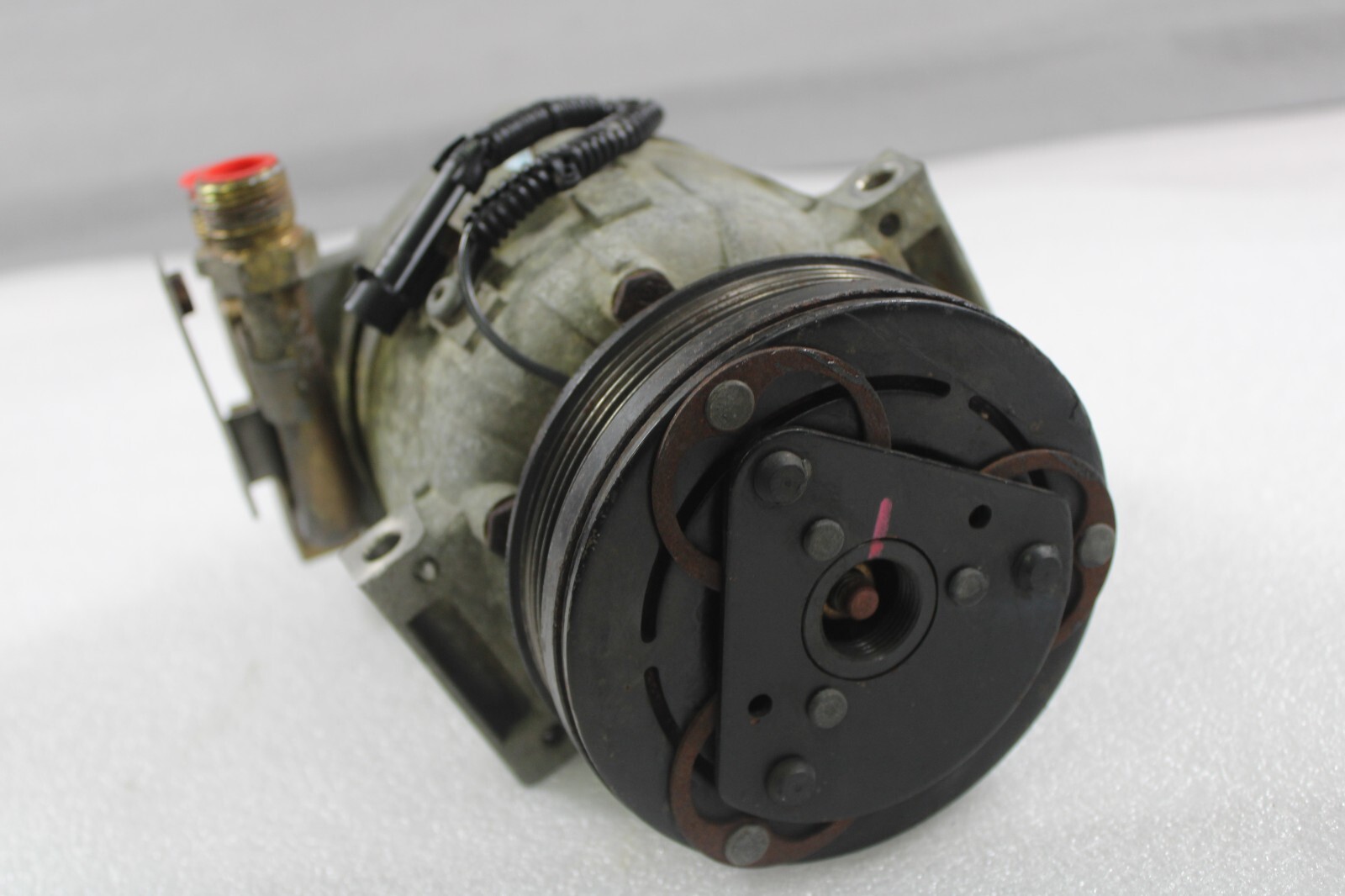 Ferrari 360, A/C Compressor, Rusted, Used, P/N 180041